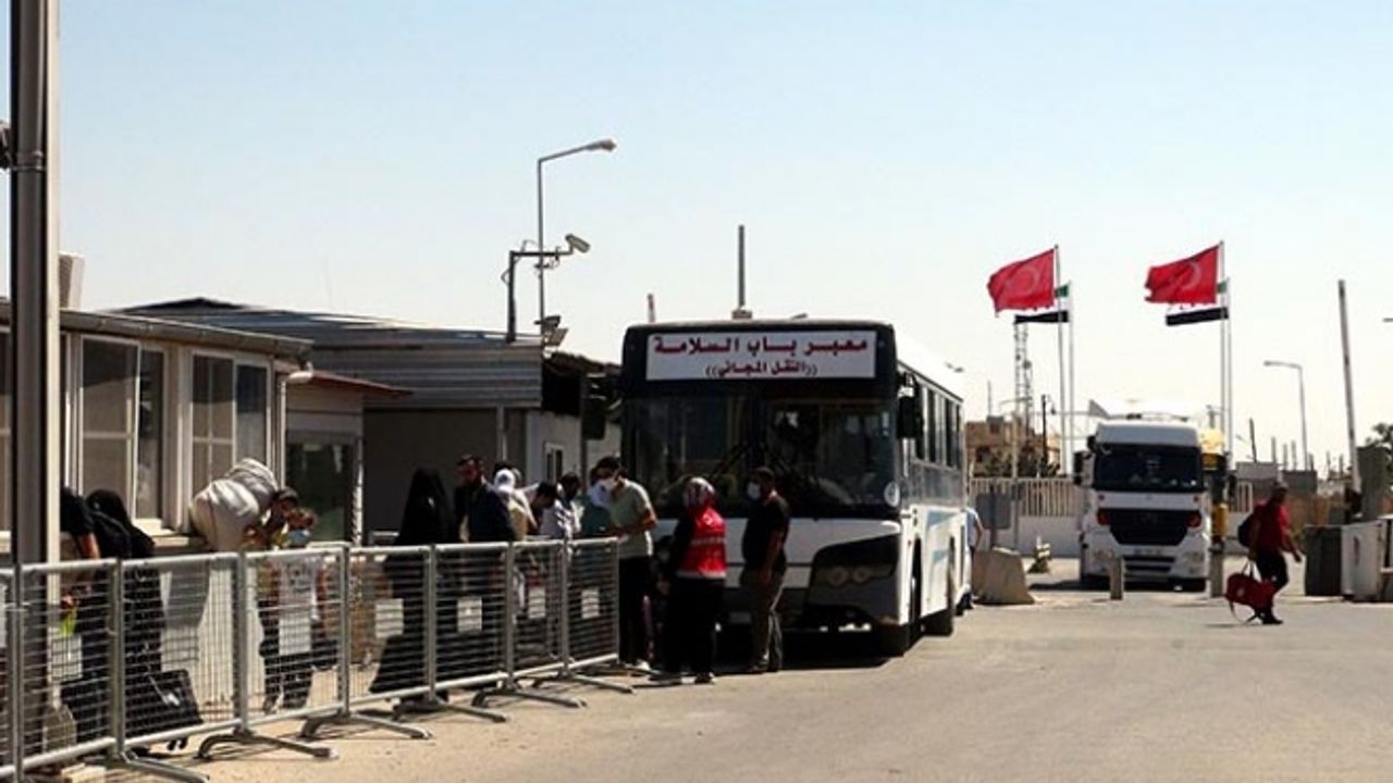 Bayramı ülkelerinde geçiren Suriyelilerin dönüşü sürüyor 