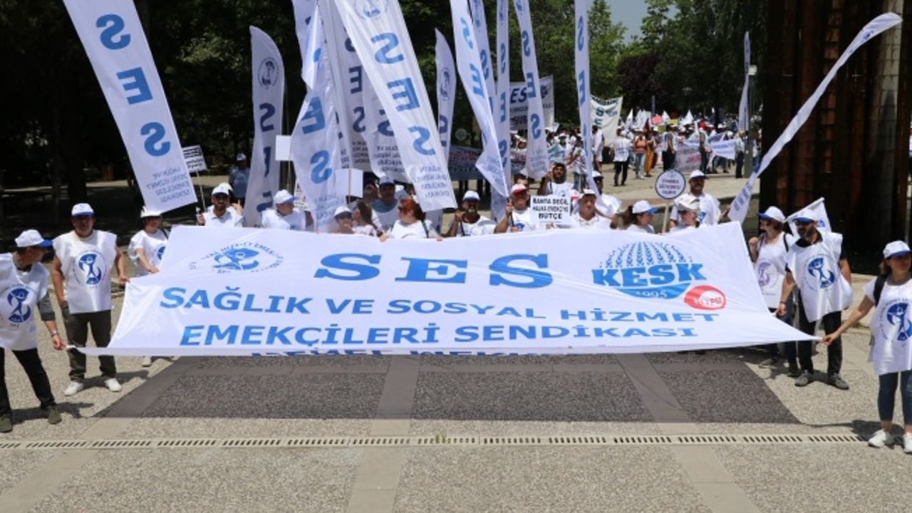 Ankara'da sağlık çalışanlarından 'beyaz miting'