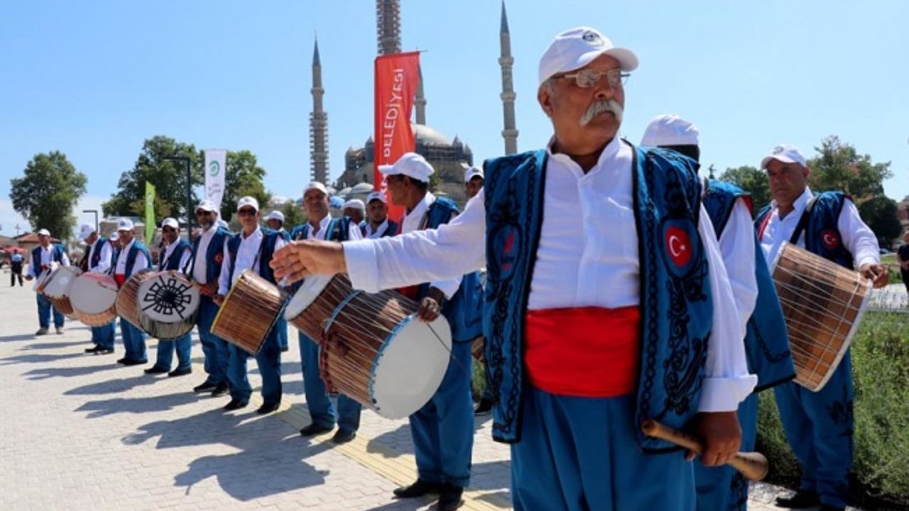 Kırkpınar Haftası, geleneksel davul-zurna ekibi ziyaretiyle başladı
