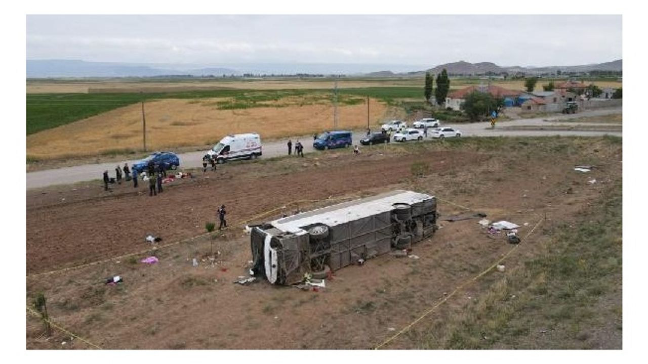 Kayseri’de yolcu otobüsü devrildi: 30 yaralı