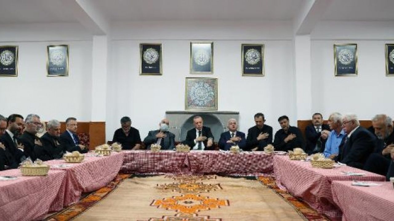 Cumhurbaşkanı Erdoğan, Muharrem orucunu cemevinde açtı
