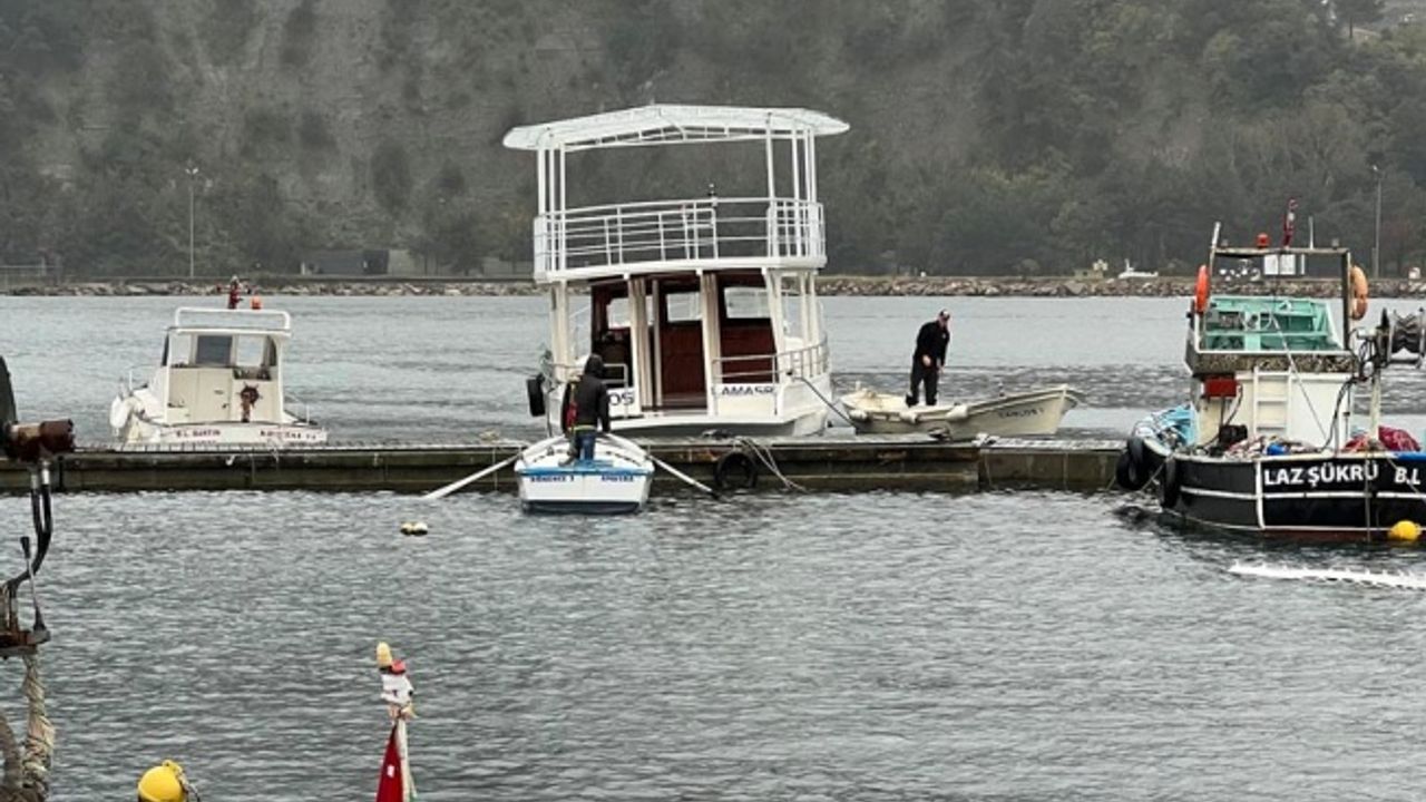 Bartın'da şiddetli rüzgar nedeniyle balıkçılar denize açılamadı