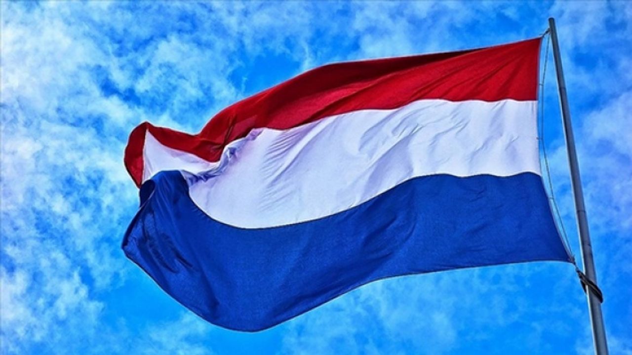 Hollanda, Rus diplomatları "istihbarat görevlisi" oldukları gerekçesiyle sınır dışı ediyor