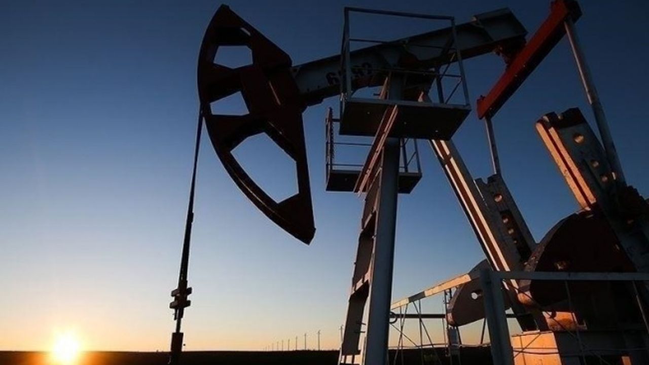 ABD'nin ticari ham petrol stokları azaldı