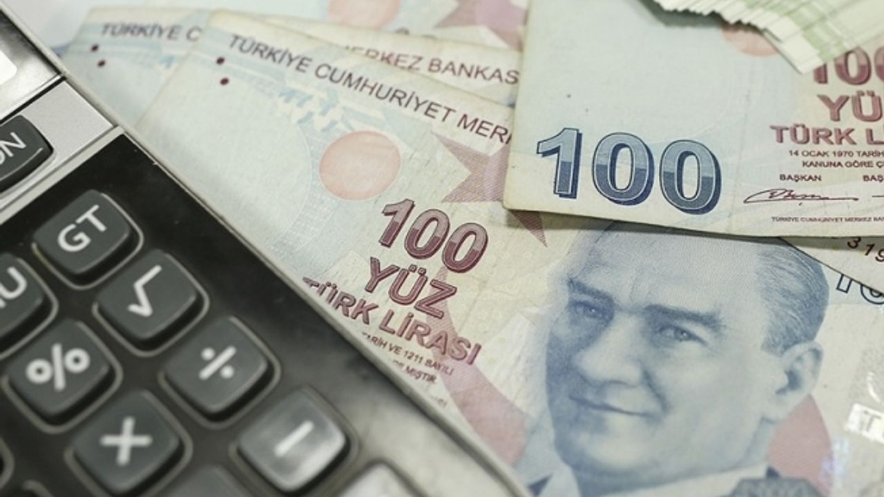 En düşük emekli maaşında artış ve geçici işçilere kadro düzenlemesini de içeren teklif yasalaştı