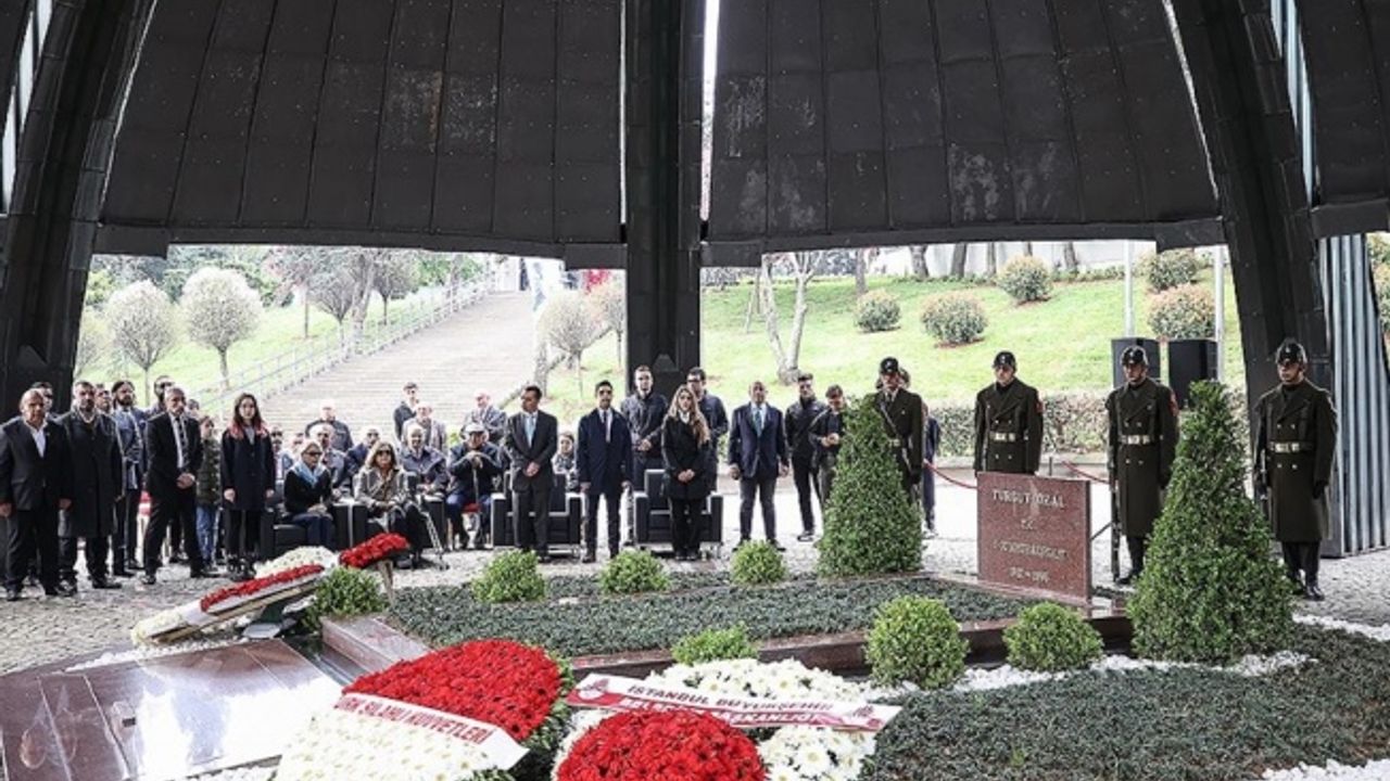 8. Cumhurbaşkanı Turgut Özal vefatının 30. yılında kabri başında anıldı