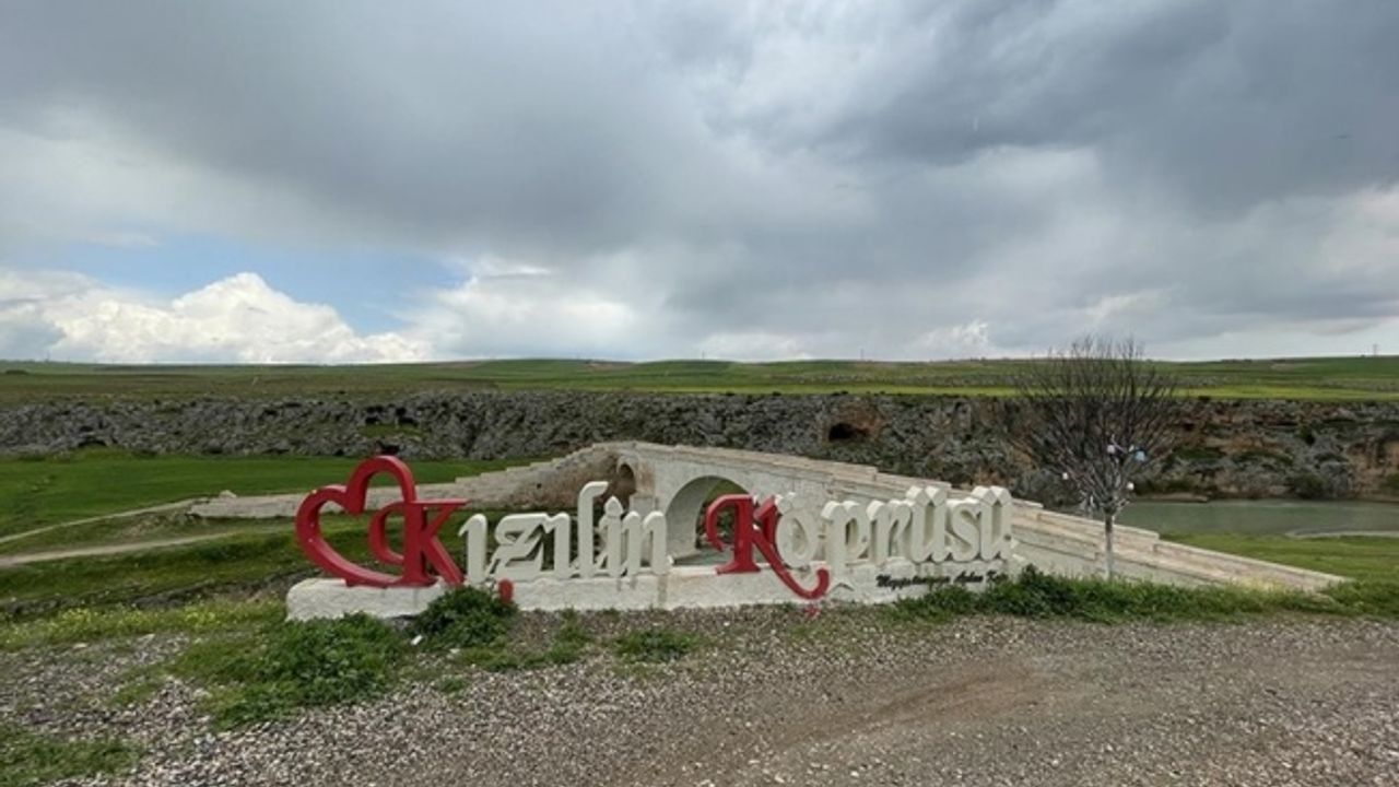 Adıyaman'daki tarihi Kızılin Köprüsü depremleri hasarsız atlattı