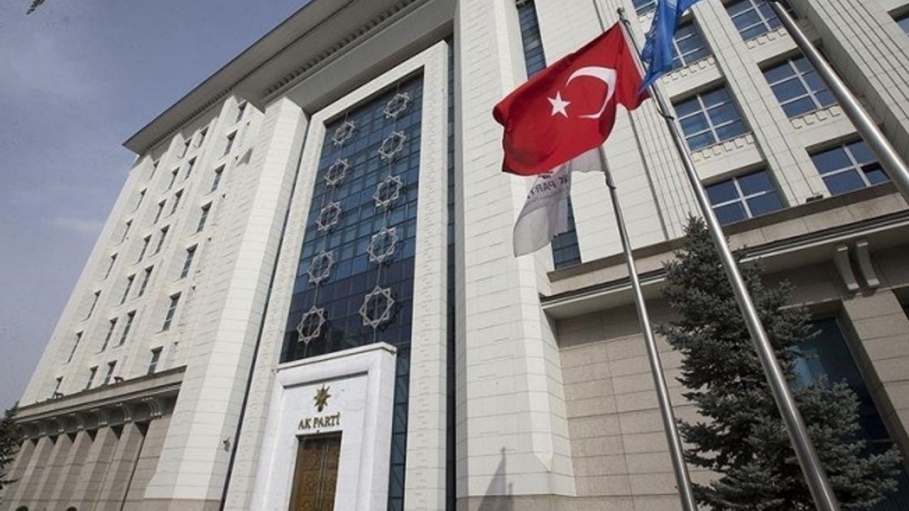 AK Parti'nin 28. Dönem milletvekili aday listesi YSK'ye sunuldu