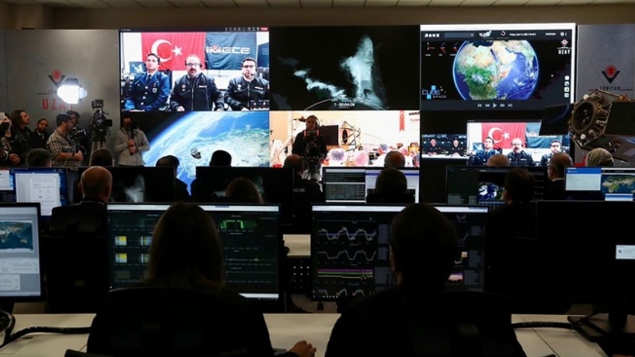 Bakan Varank, İMECE uydusundan ilk sinyalin alındığını açıkladı