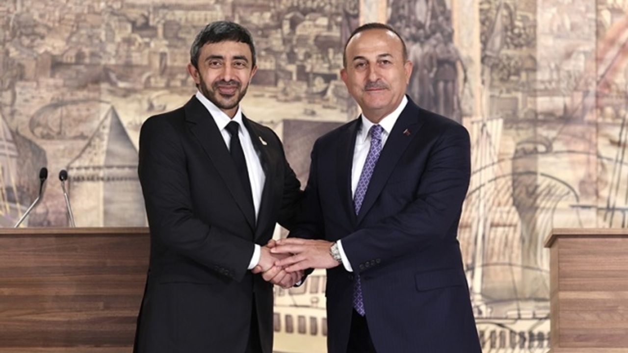 Çavuşoğlu, BAE'li mevkidaşı Al Nahyan ile telefonda görüştü