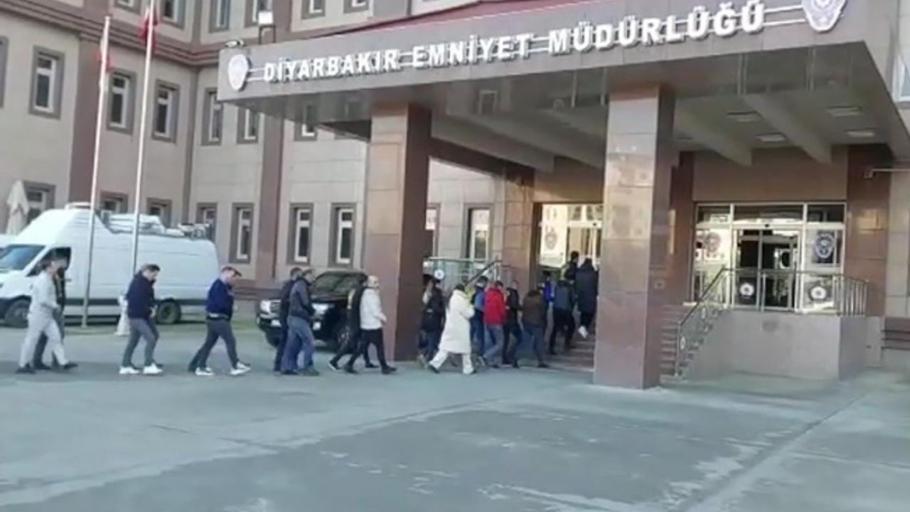 "Deprem" ve "Togg" kredisi vaadiyle dolandırıcılık yapanlara operasyon