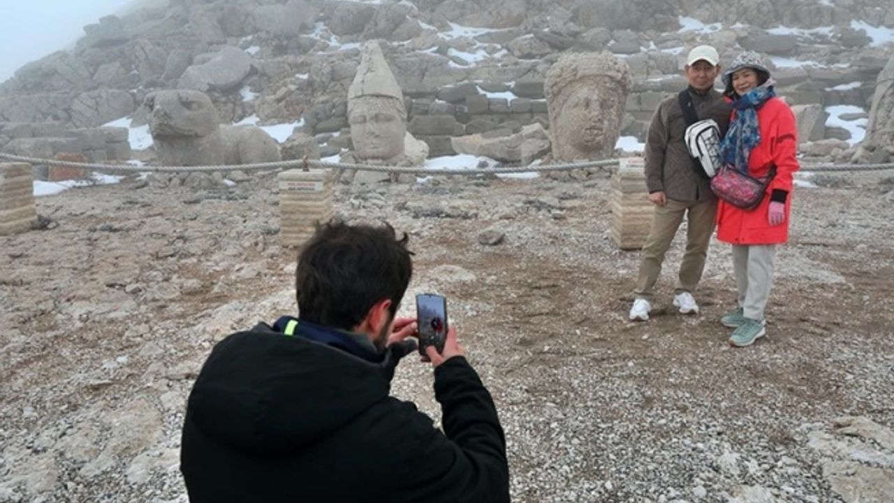 Depremin ardından Adıyaman'a gelen ilk turist kafilesi kentin tarihi mekanlarını gezdi