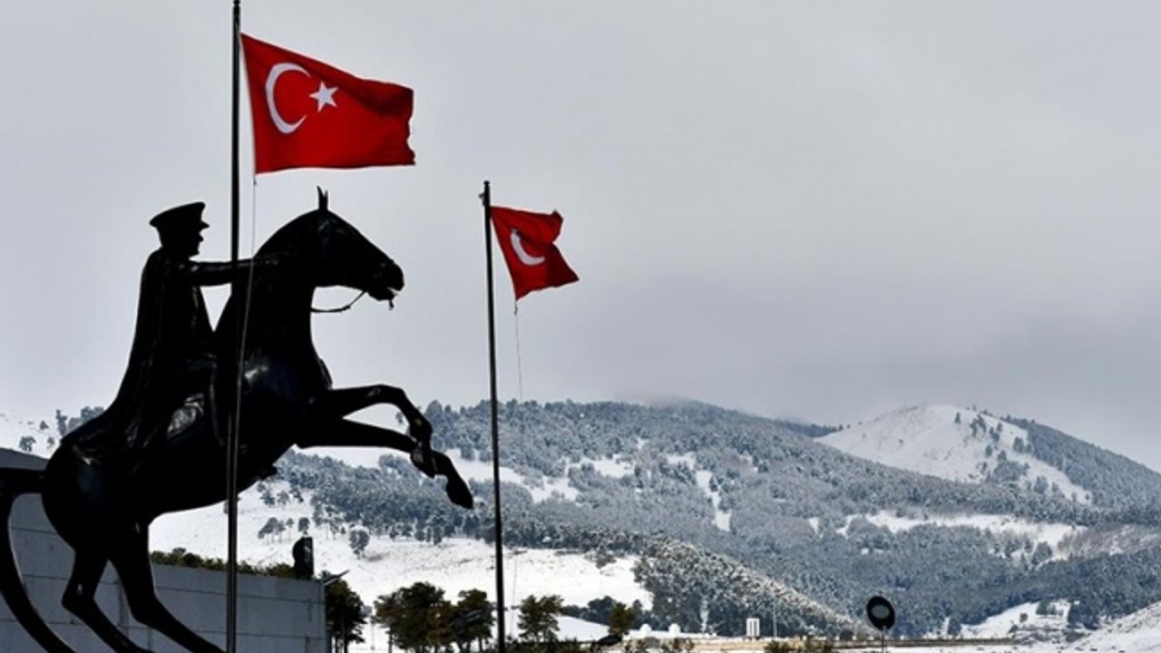 Erzurum, Kars ve Ardahan ilkbaharda yağan karla beyaza büründü