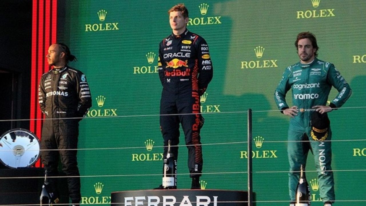F1 Avustralya Grand Prix'sini Verstappen kazandı