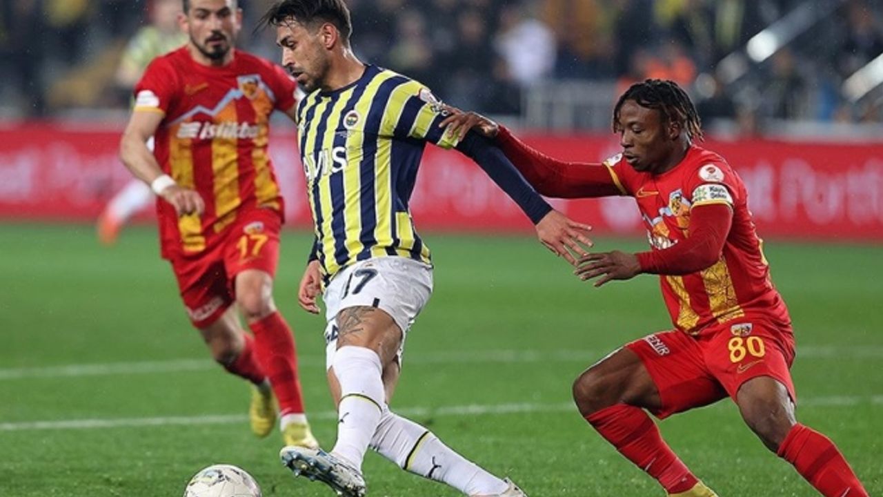 Fenerbahçe'de İrfan Can Kahveci taraftarlardan özür diledi
