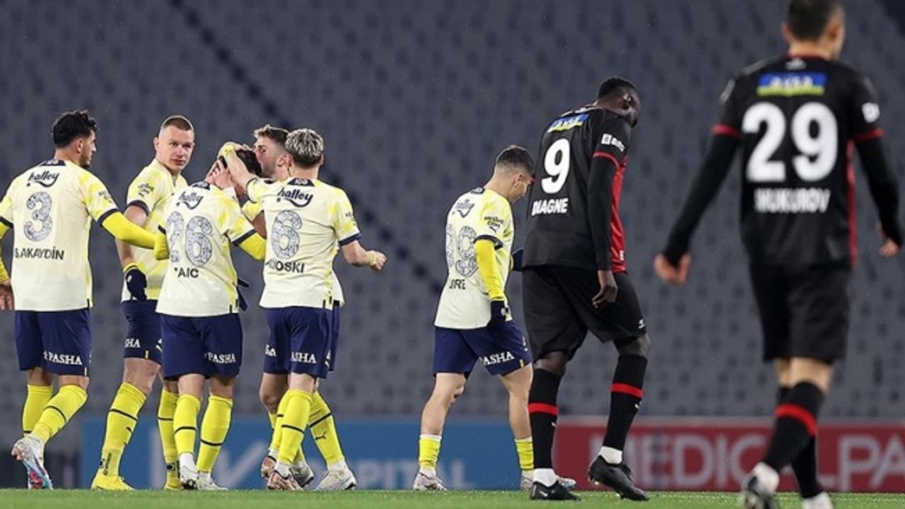 Fenerbahçe, Fatih Karagümrük deplasmanında 3 puanı aldı
