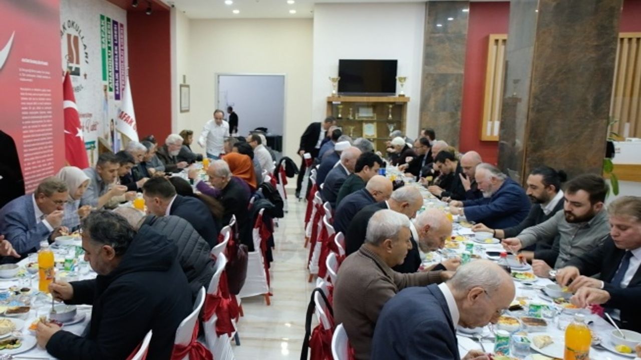 İstanbul Düşünce Enstitüsü Ailesi İftar Programında Buluştu