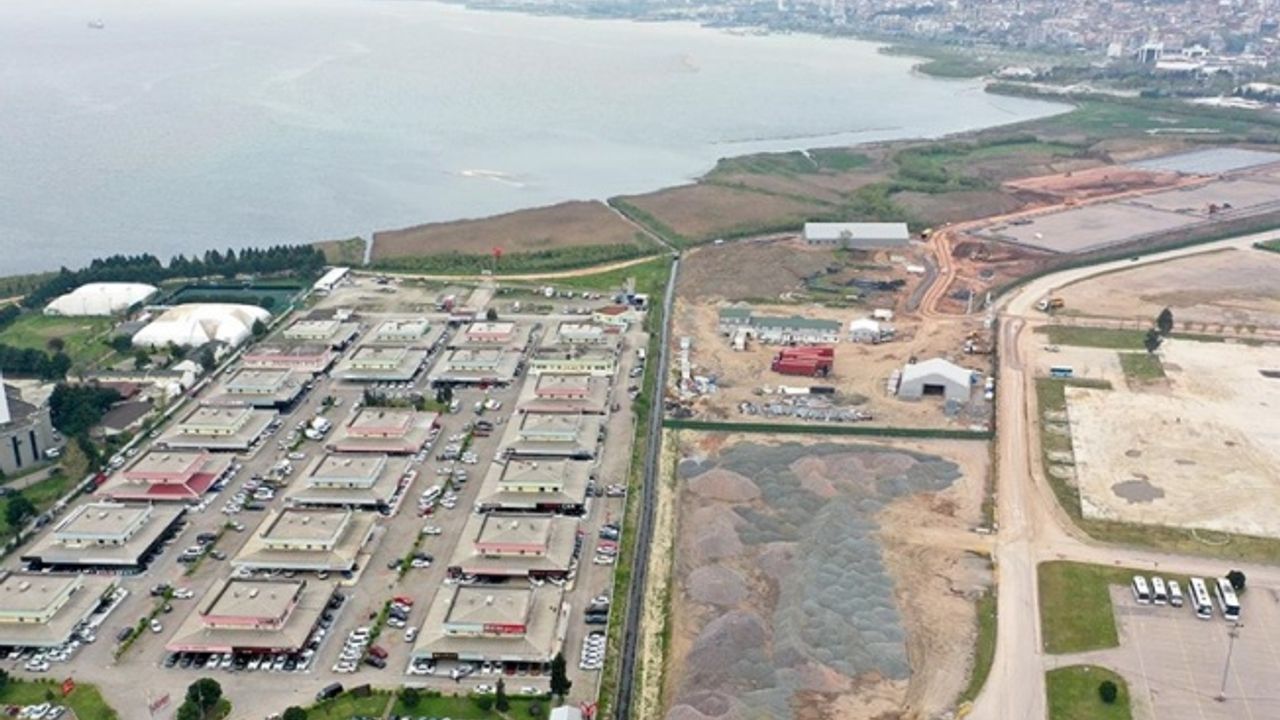 İzmit Körfezi'nde dip çamurunun temizlenmesi için şantiye kuruldu
