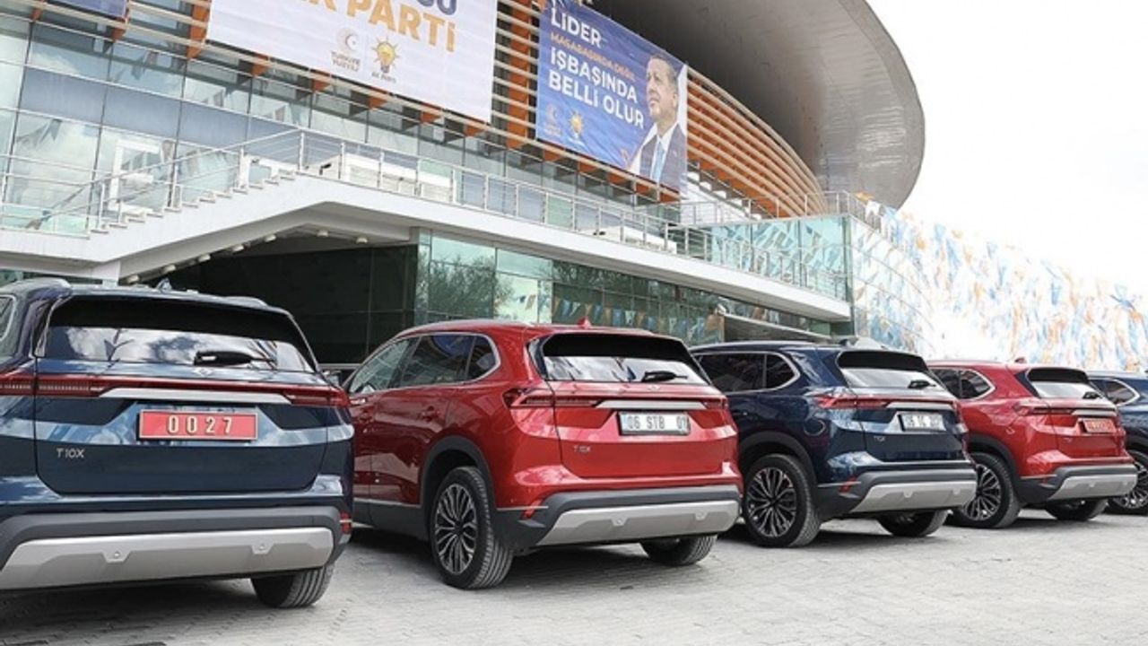 Kabine üyeleri, Ankara Spor Salonu'na Togg ile geldi