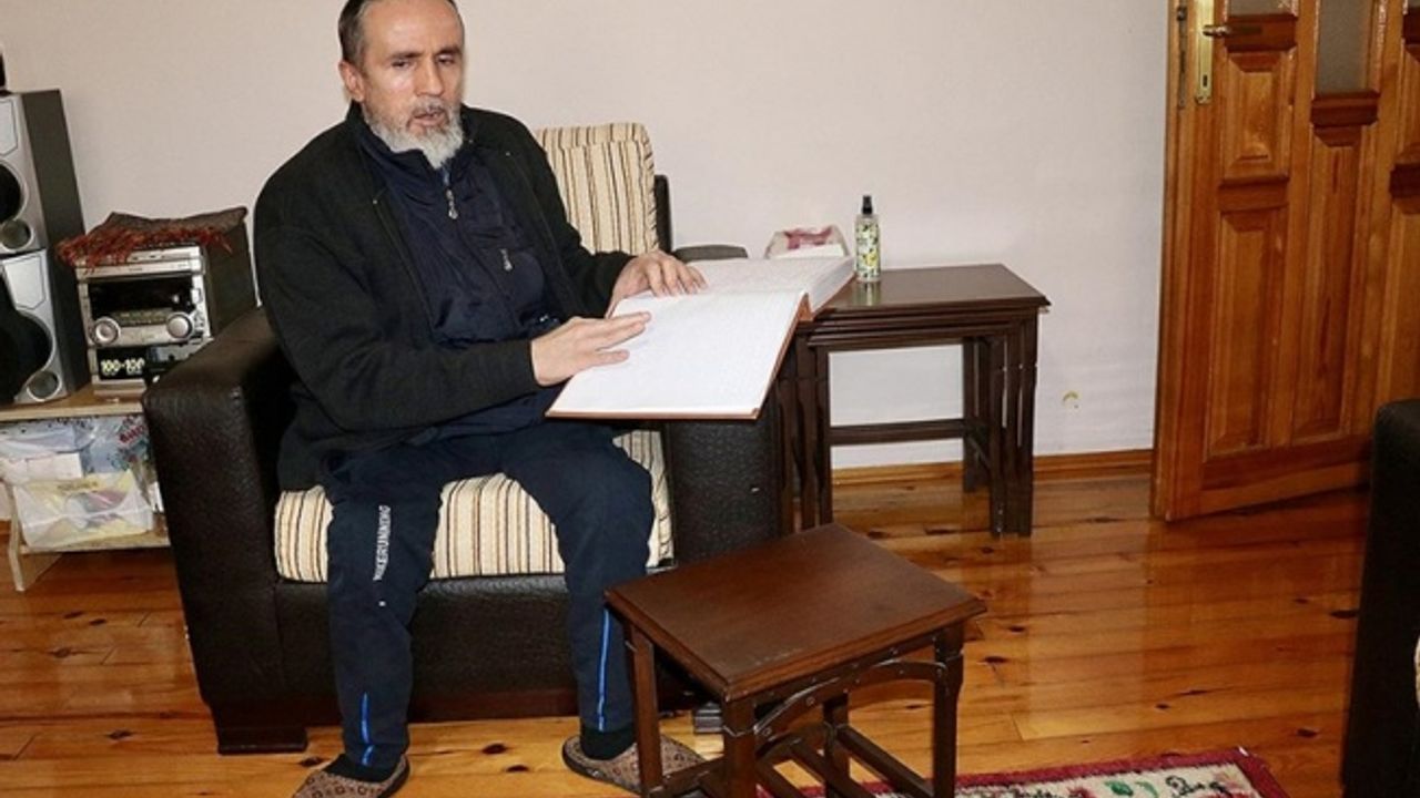 Kur'an-ı Kerim okumayı 50 yaşında öğrenen engelli Hasan Kol hafızlığa hazırlanıyor