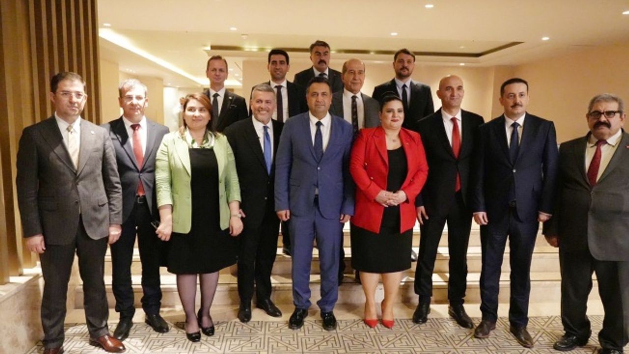 MHP Mersin milletvekilleri adaylarının iftar yemeğine yoğun ilgi