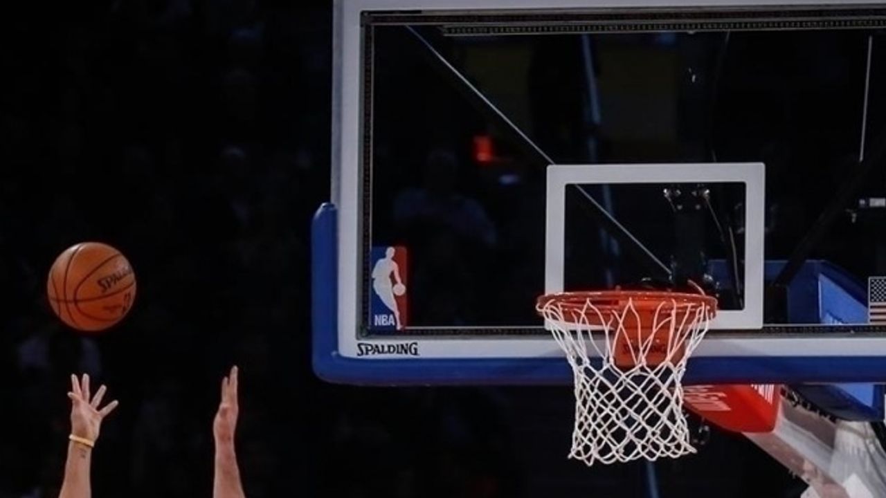NBA'de Clippers, Lakers'ı yenerek play-off'lar için avantaj sağladı