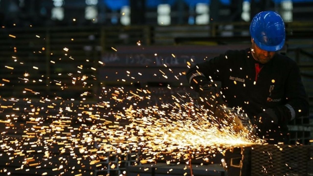 Sanayi üretimi, deprem felaketinin yaşandığı şubatta aylık yüzde 6, yıllık yüzde 8,2 azaldı