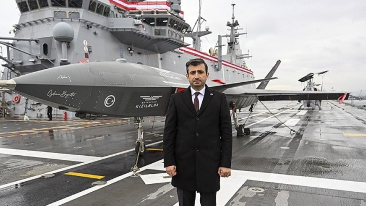 Selçuk Bayraktar, dünyanın ilk SİHA gemisi TCG Anadolu'yu ziyaret etti