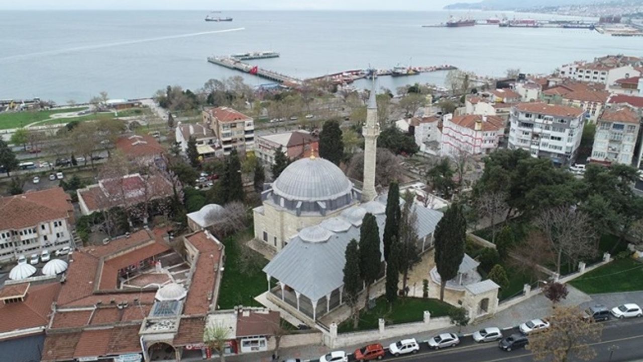 Tekirdağ doğal güzelliklerinin yanı sıra tarihi camileriyle de ön plana çıkıyor