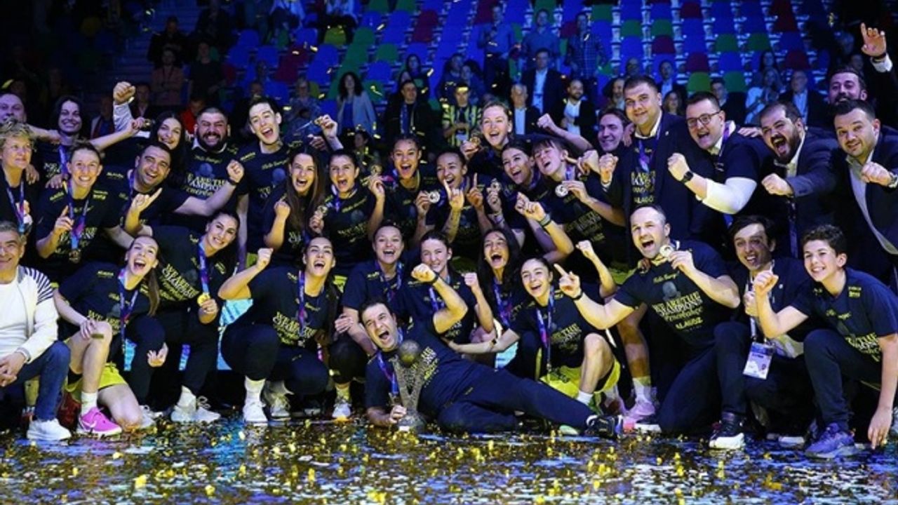 Türk basketbolunun Avrupa'daki 13. kupası Fenerbahçe'den