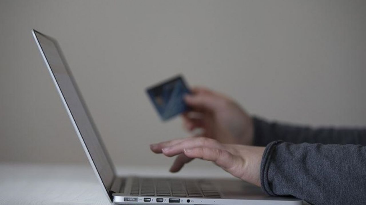 Türkiye'nin e-ticaret hacmi 2022'de 800 milyar lirayı aştı