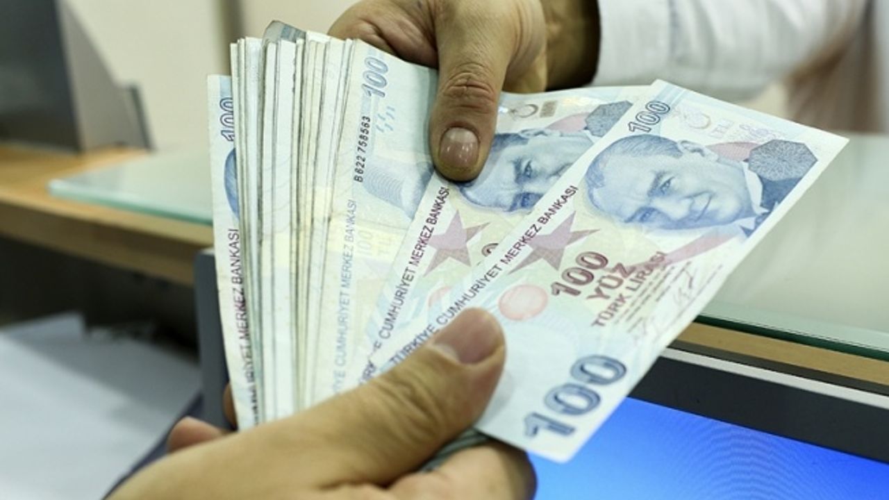 YÖK, lisans ve lisansüstü öğrencilerin burs miktarlarını artırdı