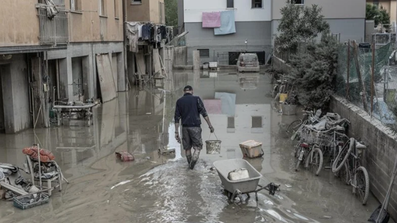 İtalya'daki sel felaketinde ölenlerin sayısı 15'e yükseldi