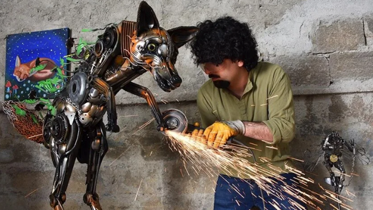 Eskişehirli sanatçı atık metalden hayvan heykelleri yaptı, eşi resimlerini çizdi