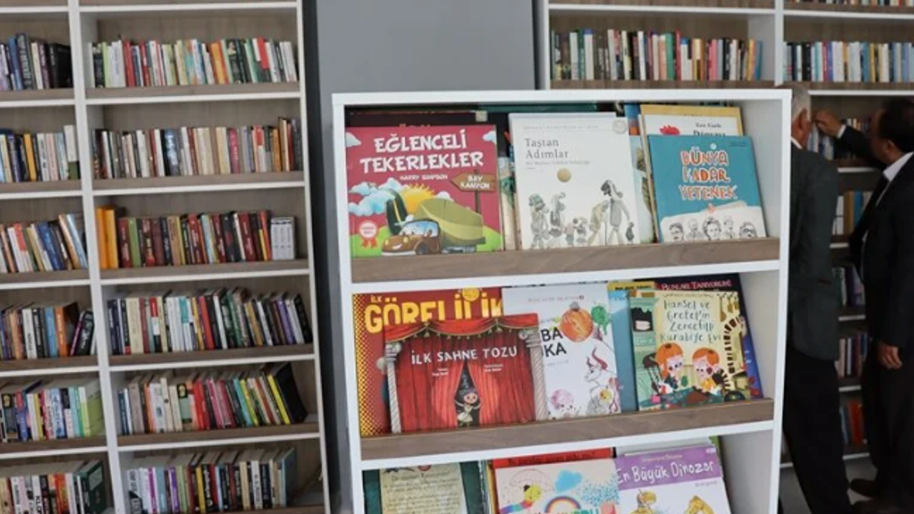 Kilis'te 14 bin kitap kapasiteli ilçe halk kütüphanesinin açılışı yapıldı