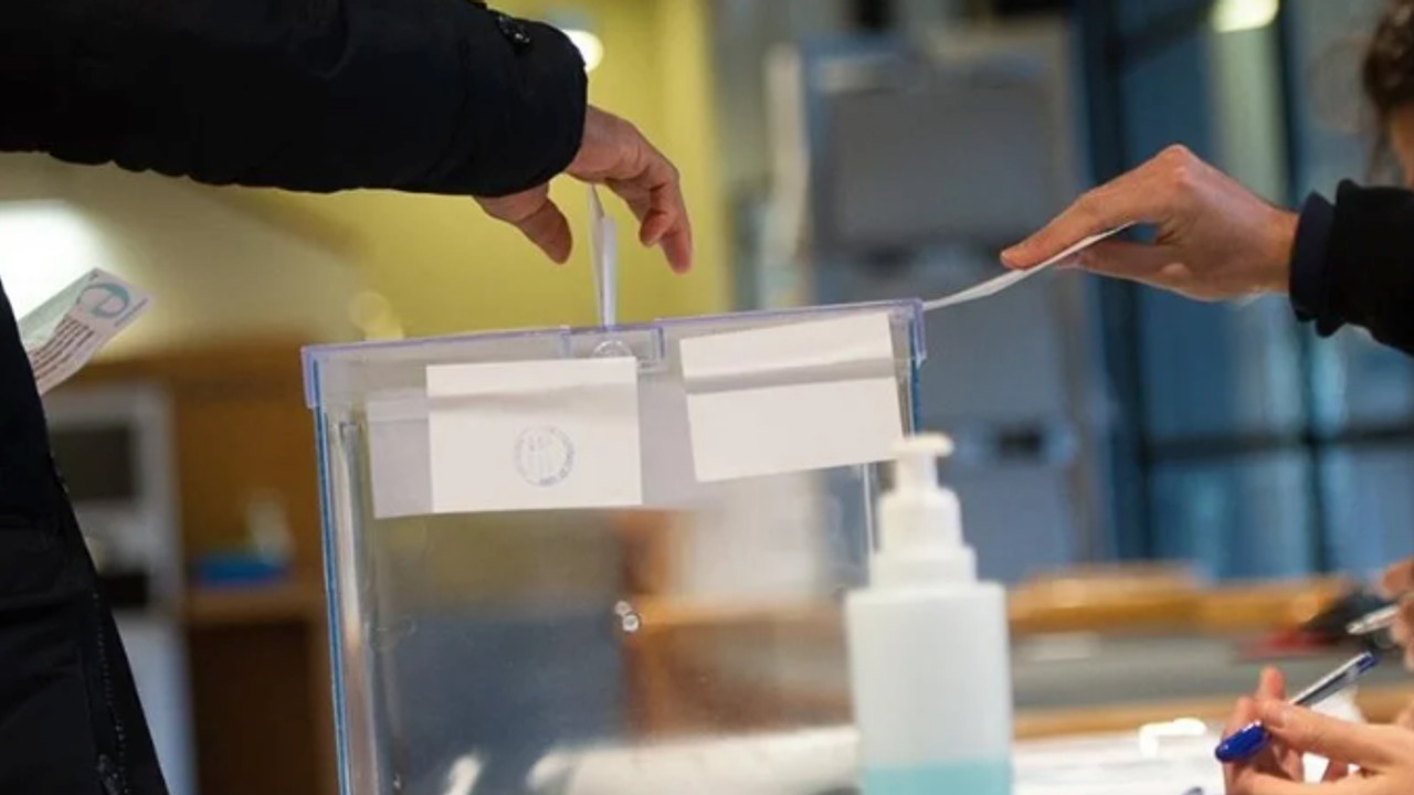 İspanya'da 35 milyon seçmen yerel seçimler için pazar günü sandığa gidecek