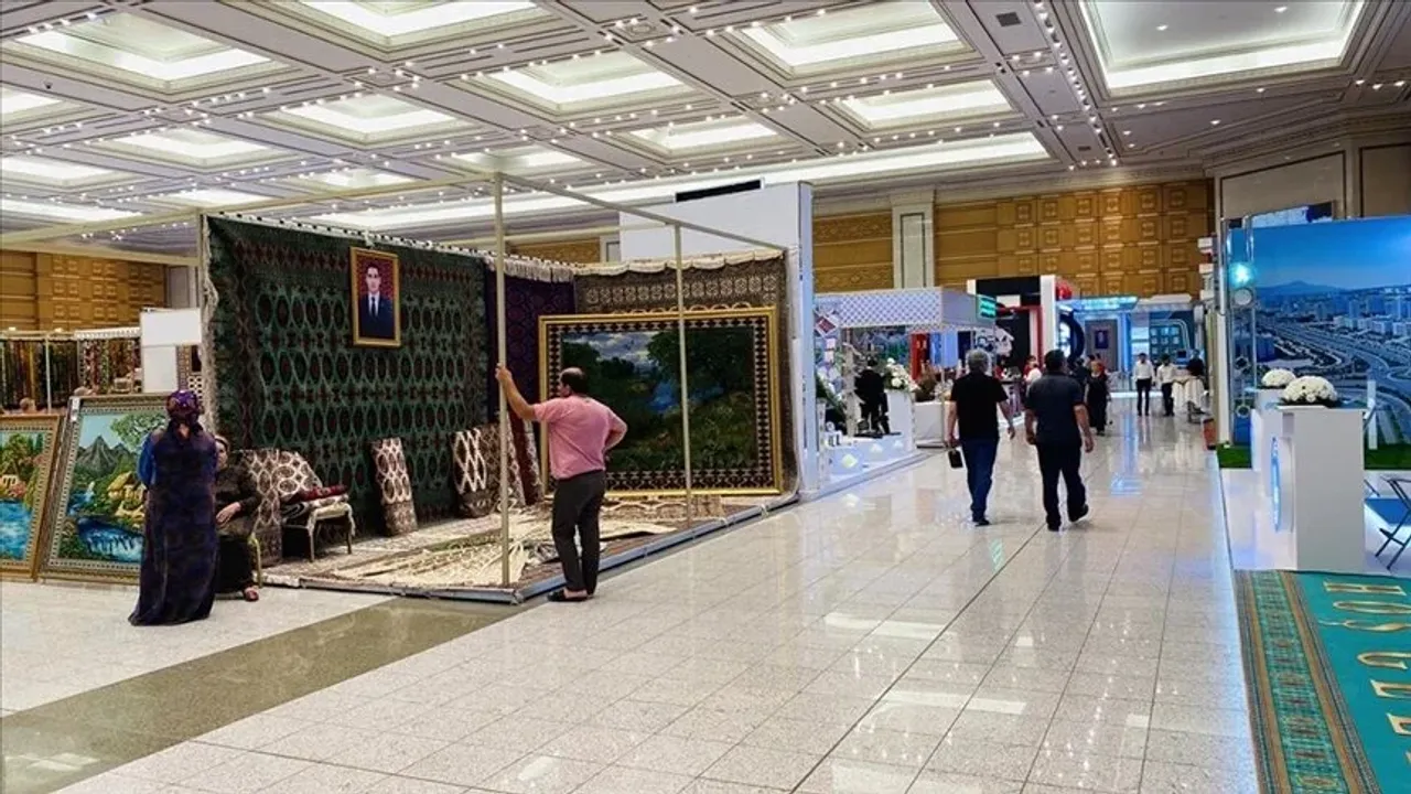 Türkmenistan’da "Aşkabat Şehri Günü" dolayısıyla fuar düzenlendi