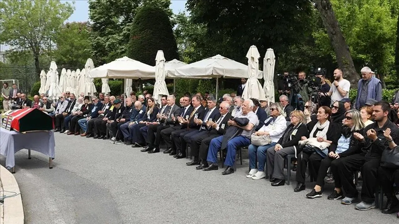 Fenerbahçe'de vefat eden "Puşkaş" lakaplı Ergun Öztuna için tören düzenlendi
