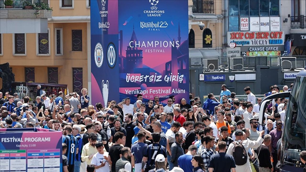 Inter ve Manchester City taraftarları İstanbul'un tarihi ve turistik mekanlarını gezdi