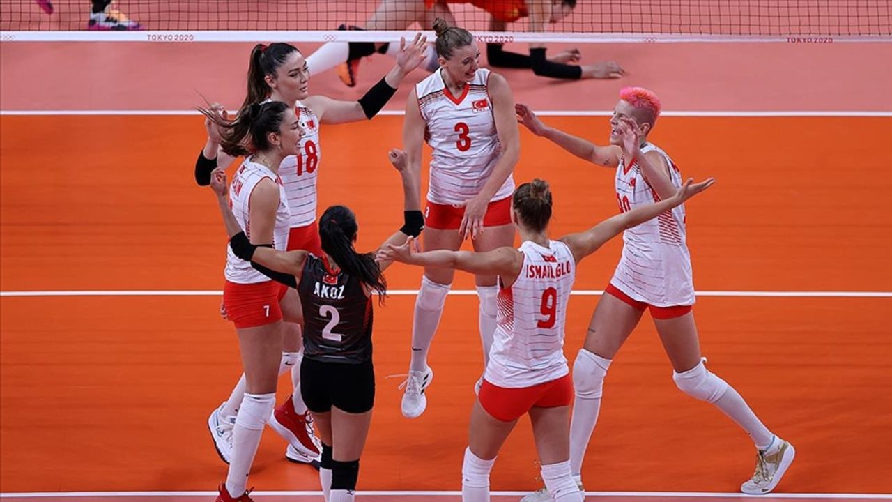 Kılıçdaroğlu, olimpiyat vizesi alan A Milli Kadın Voleybol Takımı'nı kutladı