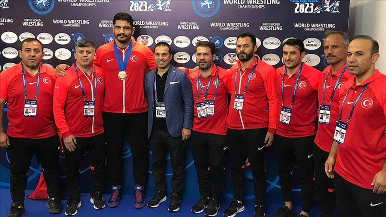 Şeref Eroğlu: Taha Akgül'ün bu üçüncülüğü benim nazarımda şampiyonluktur