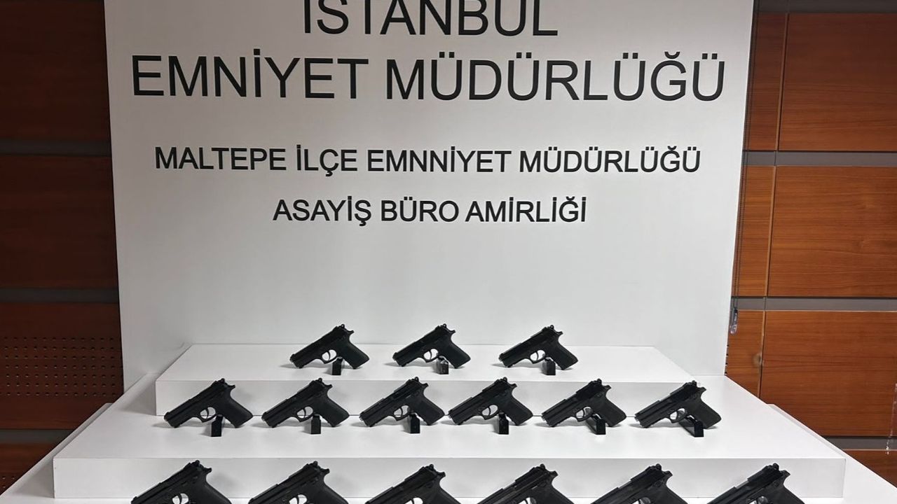 İstanbul'da yasa dışı silah ticareti yapan 4 zanlı tutuklandı
