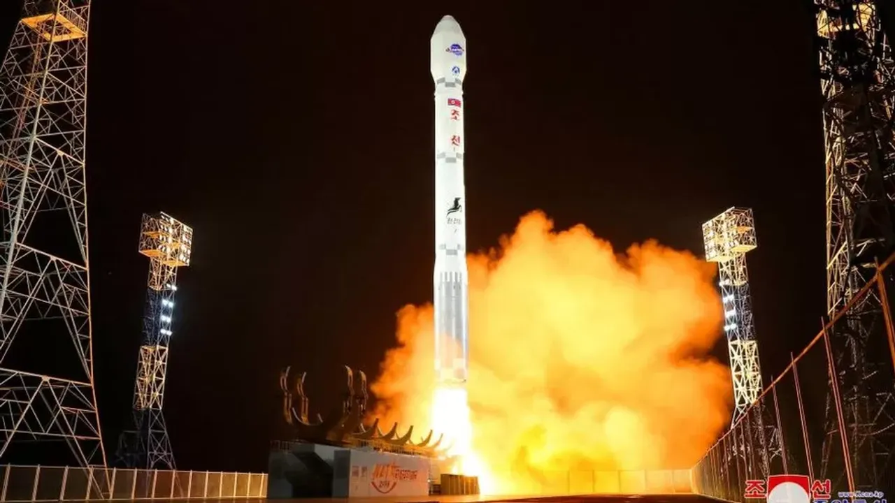 Kuzey Kore casus uydusu: Güney, fırlatıldıktan sonra askeri anlaşmayı kısmen askıya aldı