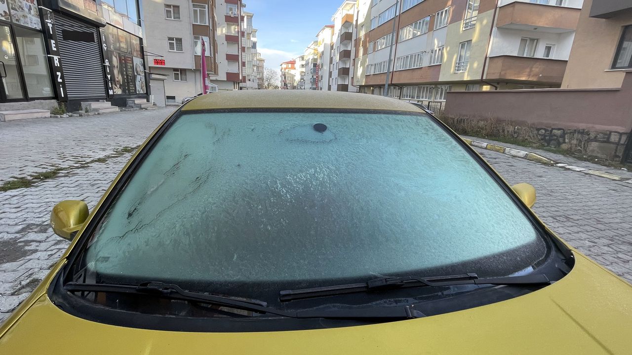 Erzurum, Kars ve Ardahan'da soğuk hava etkili oldu