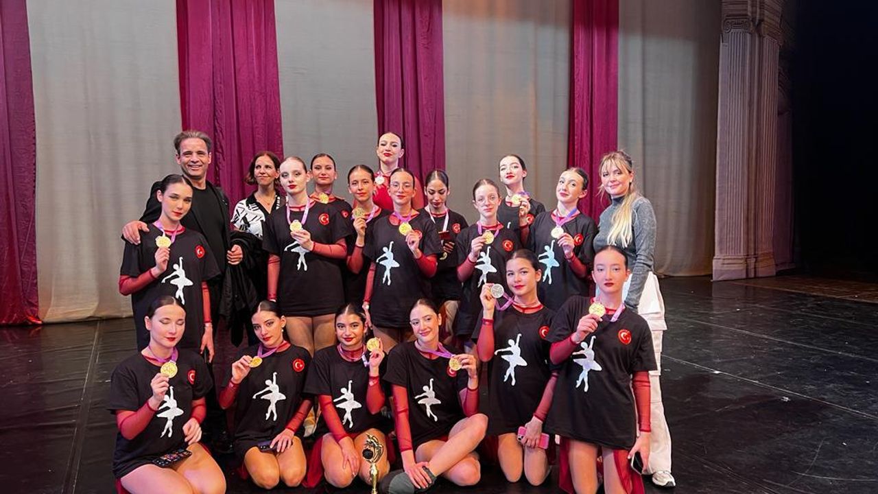 Türk dansçılar Kuzey Makedonya’daki yarışmada birinci oldu