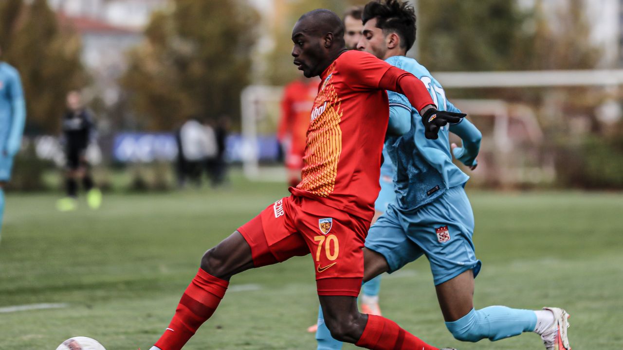 Hazırlık maçı: Kayserispor ile Sivasspor golsüz berabere kaldı
