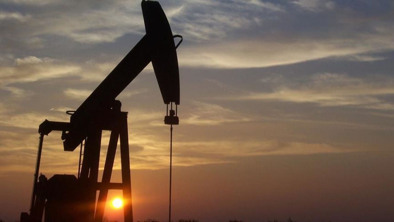 Brent petrolün varil fiyatı 77,50 dolar