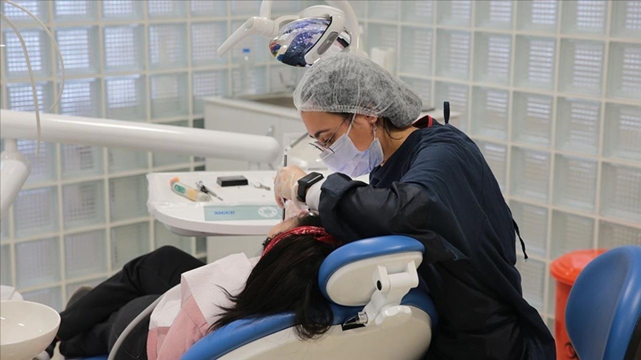 "Aile Diş Hekimliği" uygulaması 2024'te 20 ile yaygınlaştırılacak