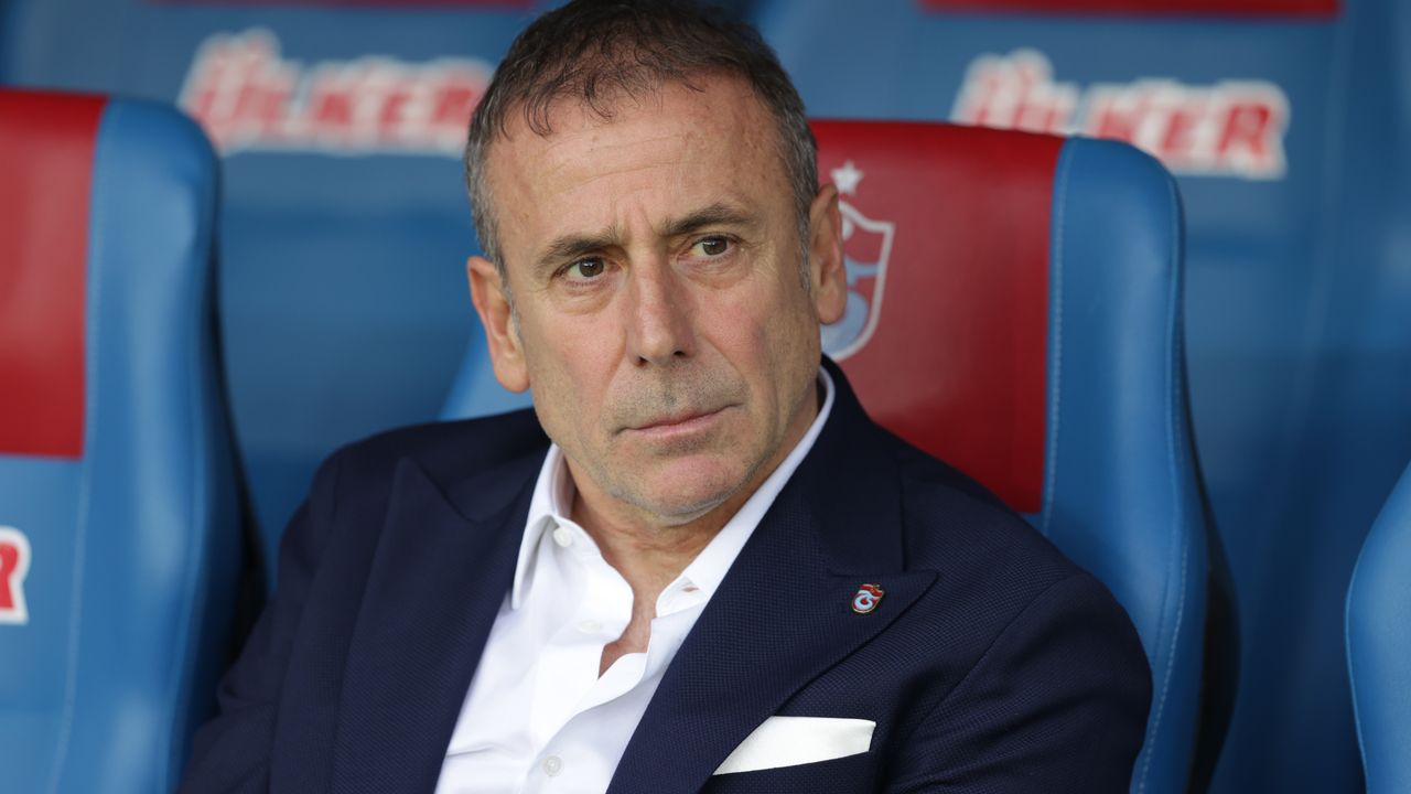 Trabzonspor Teknik Direktörü Abdullah Avcı: Performans ve oyun akışı şık durmadı, özür diliyoruz