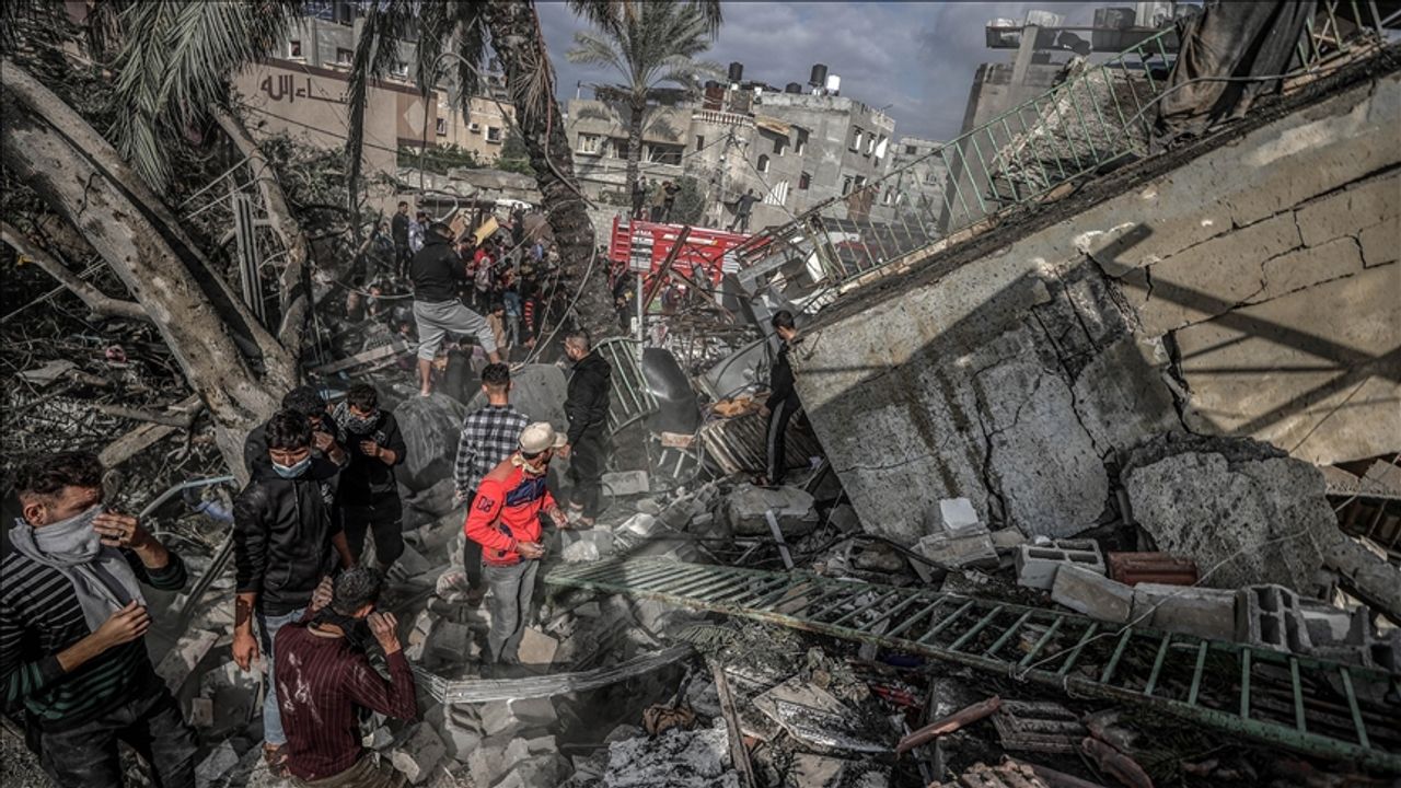 İsrail ordusunun Gazze'deki saldırılarında çok sayıda kişi öldü ve yaralandı